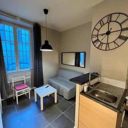 Studio Au Coeur Des Remparts Apartment